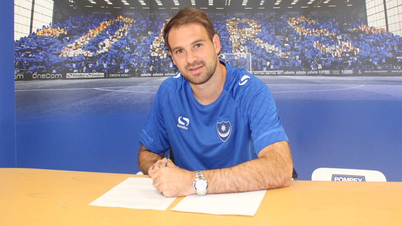Brett Pitman signs for Pompey