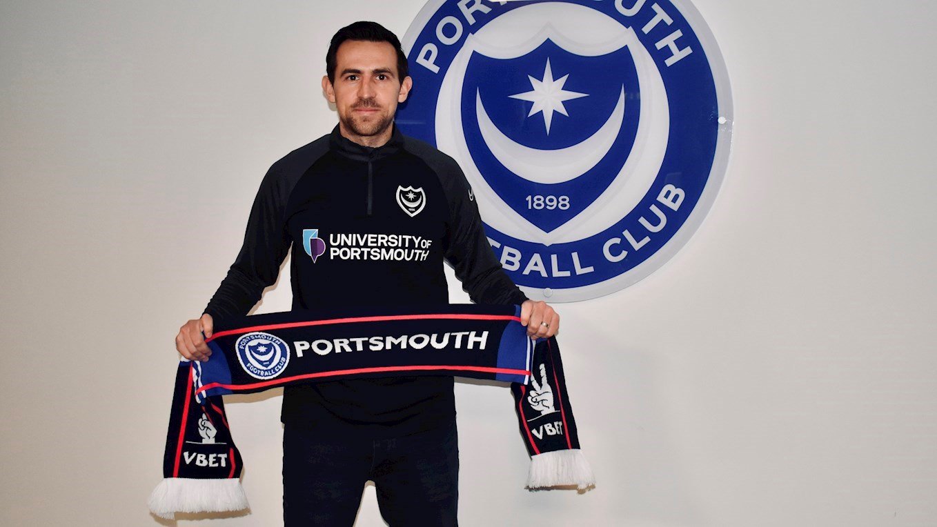 Charlie Daniels signs for Pompey