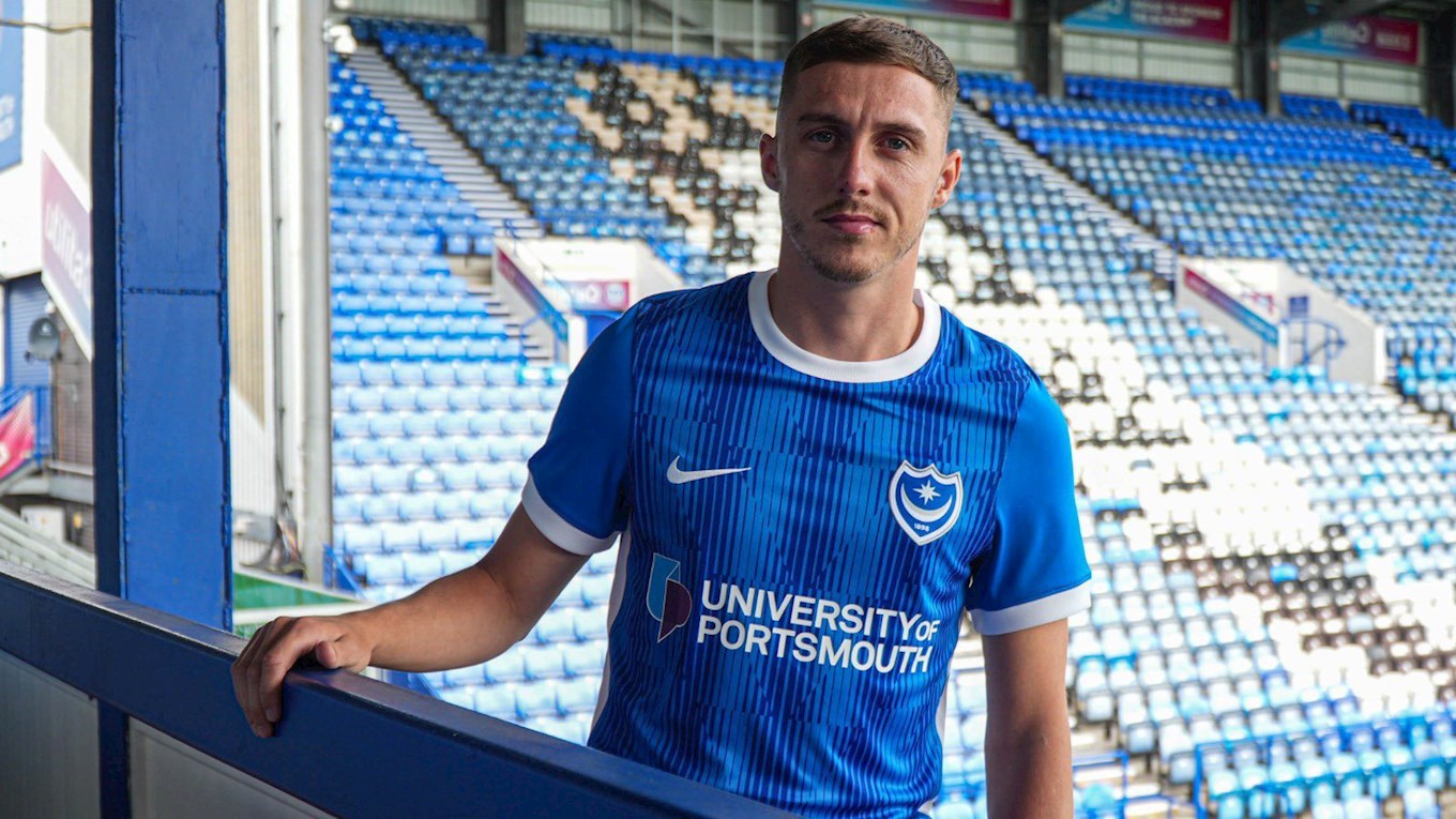 Gavin Whyte signs for Pompey